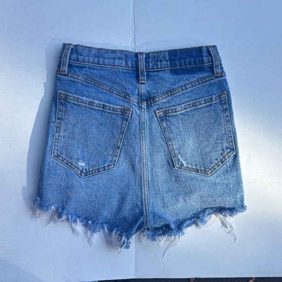 Women’s Abercrombie and Fitch Jean shorts - Picture 4 of 7